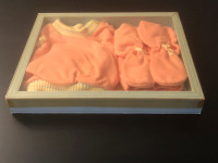NEW Gift Box Baby/Infant Clothes Set - Size 6M