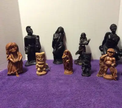 For sale is a beautiful collection of vintage Hawaiian tikis and figures. Total of 10 pieces in the...