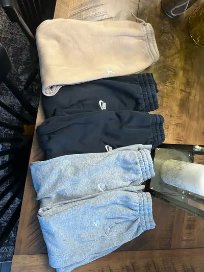 Youth Nike Sweatpants – Size Large (5 Pairs), View more