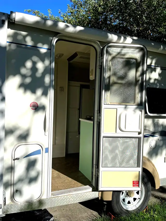 Travel/ Camping Trailer - 2008 Trail-Lite Bantam Flyer 18' in Travel Trailers & Campers in Delta/Surrey/Langley - Image 8