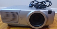 Projector Hitachi CP-X1250 w/remote control