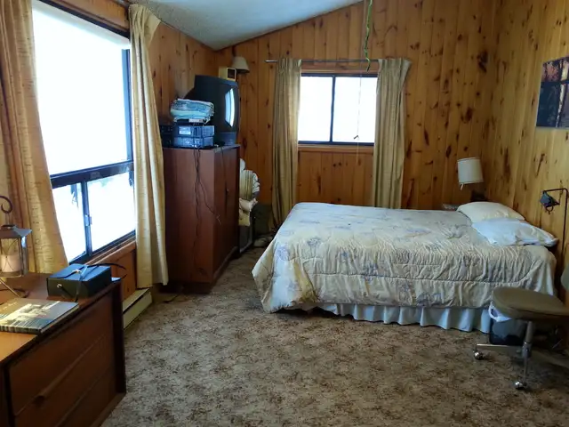 4 Season Lakefront Cottage in The Kawarthas For Rent in Ontario in Canada - Image 11