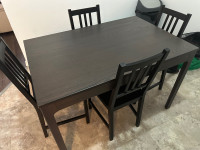 Ensemble table extensible et 4 chaises IKEA 