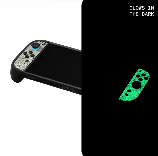 DBrand Nintendo switch with all accessories in Nintendo Switch in City of Montréal - Image 8