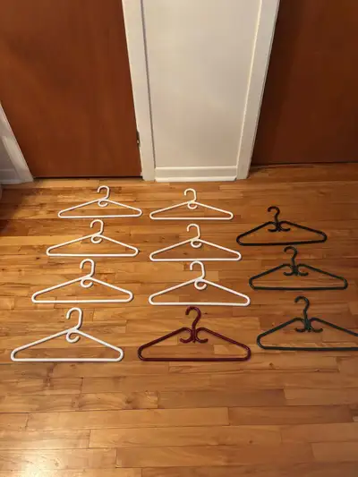 11 Heavy Duty Hangers for 10$ - 11 Ceintres Robustes pour 10$, View more