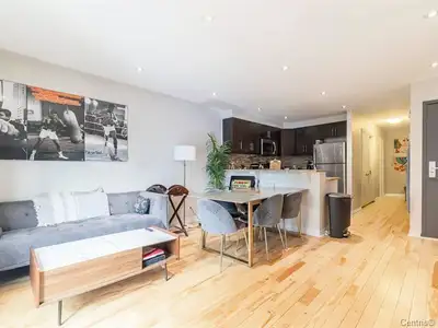 Furnished Apartment of 4 bedrooms--Welcome students