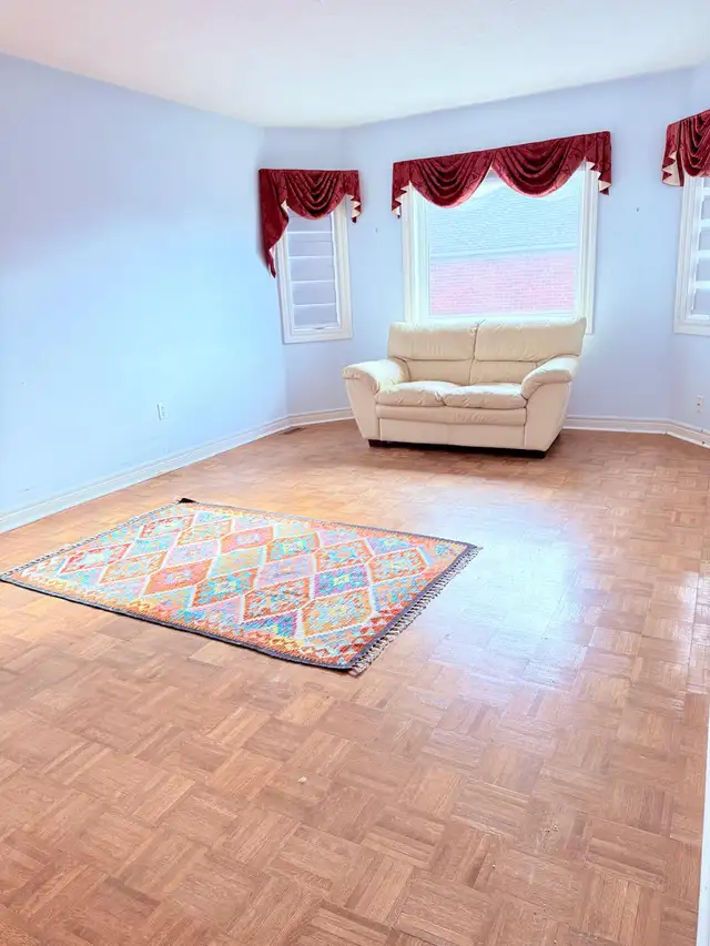 Large Bedroom with private bath and Walk in closet in Erin Mills