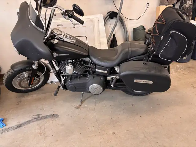 Sold pending pick up - 2010 Harley Fatbob in Street, Cruisers & Choppers in Medicine Hat - Image 2
