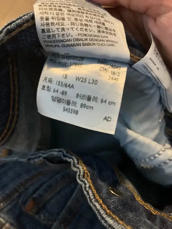 Levi’s jeans women’s (dark and light pair) in Women's - Bottoms in Ottawa - Image 7