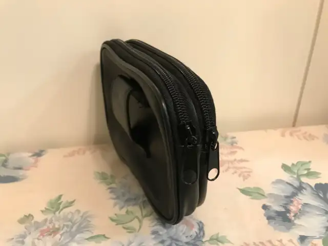 Men’s through-belt wallet bag in Men's in Richmond - Image 3