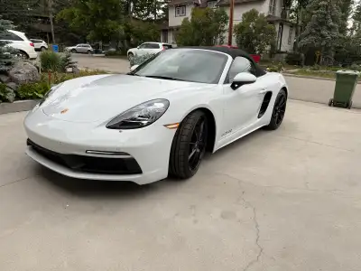 2023 Boxster GTS 4.0 is being sold by the seller on behalf of the owner's estate | 3200 KM's | Origi...