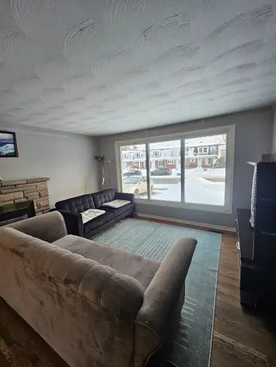 AD Title: Rooms for Rent in Cozy Bungalow – Prime Ottawa Location! AD: Looking for a comfortable, af...