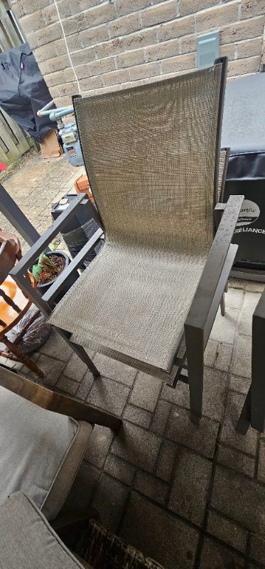 Patio table with chairs in Patio & Garden Furniture in Oshawa / Durham Region - Image 4