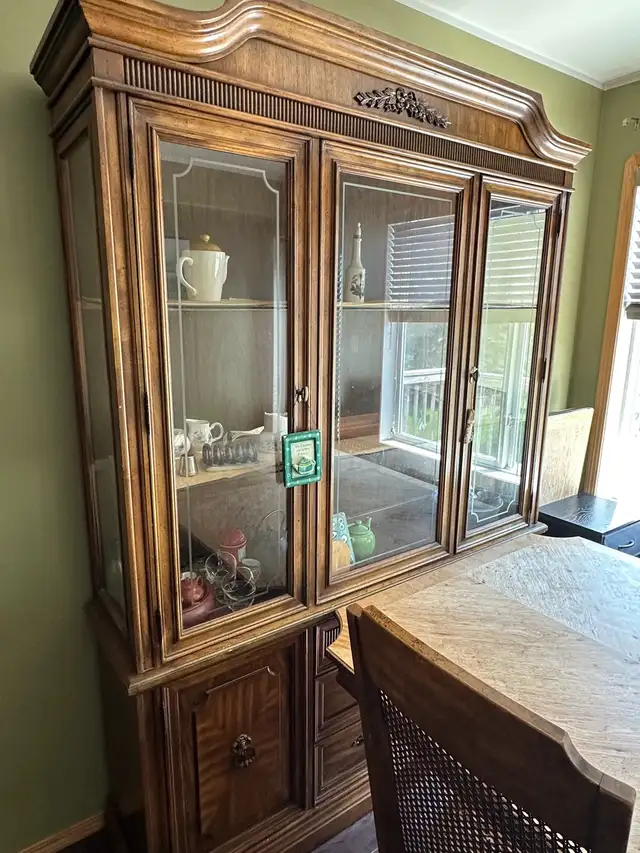 Vintage Dining Table with Matching Cabinet in Dining Tables & Sets in Winnipeg - Image 4