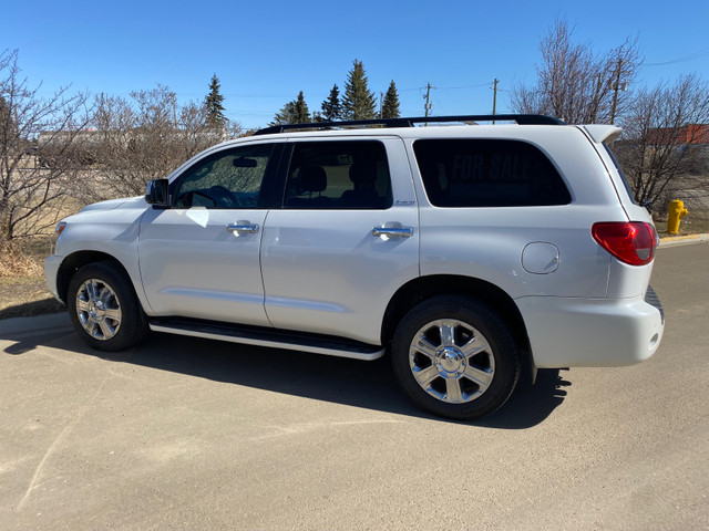 2011 Toyota Sequoia Platinum in Cars & Trucks in Strathcona County - Image 2