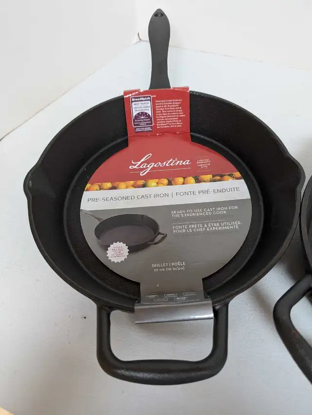 Lagostina Cast Iron 10" Skillet  in Kitchen & Dining Wares in Ottawa - Image 3