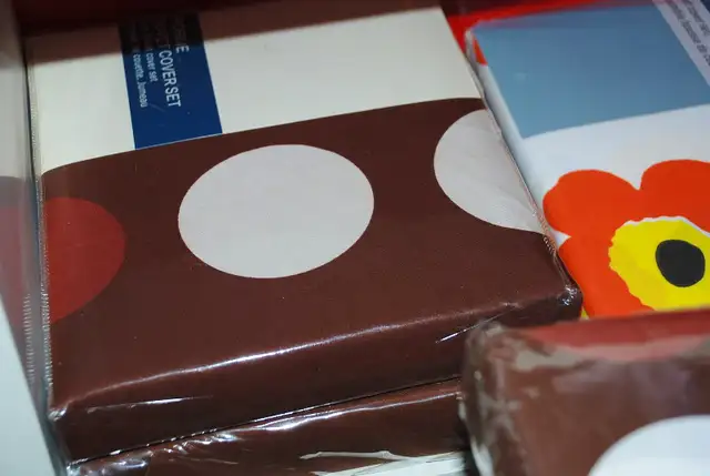 TWIN DUVET COVER SET, ASSORTMENT in Bedding in Brantford - Image 4