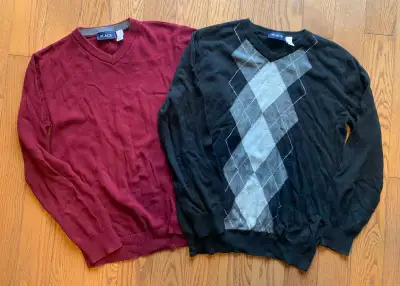 Perfect for the holidays and colder weather, get these 2 v-neck sweaters from Children’s Place for o...