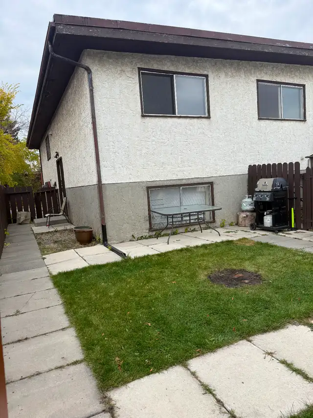 Great Rental $1400/month including gas, water and electricity in Long Term Rentals in Calgary - Image 11