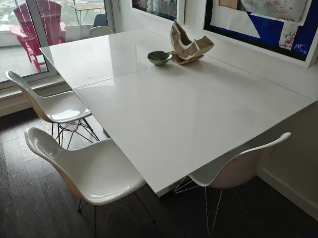 Large White High Gloss Dining Table in Dining Tables & Sets in City of Toronto - Image 3