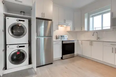 2 Bedroom Suite in Rosemary Height of South Surrey
