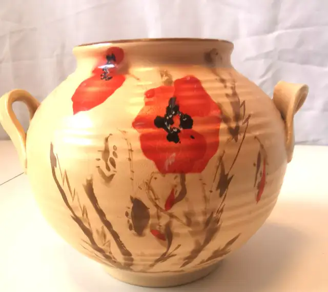 Share Ceramic Poppy Vase Wide Scroll Handles Art Deco Circa 1940 in Home Décor & Accents in Markham / York Region - Image 2