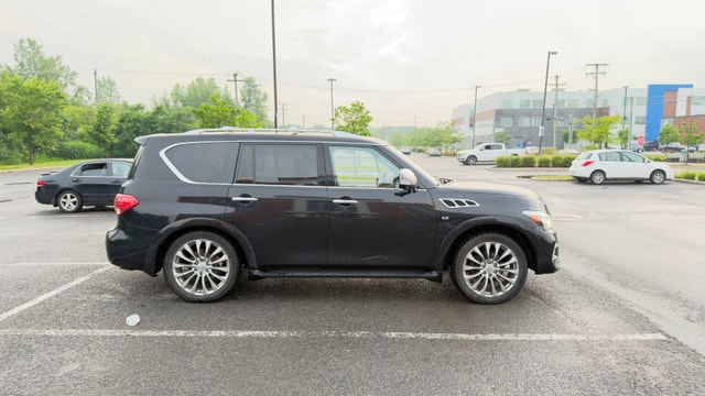 2015 Infiniti QX80 — photo 4