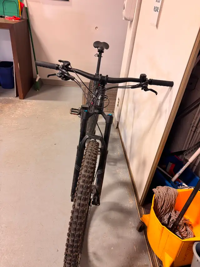 2019 Cannondale Habit Carbon 5 - Upgraded Trail Bike in Mountain in Edmonton - Image 3