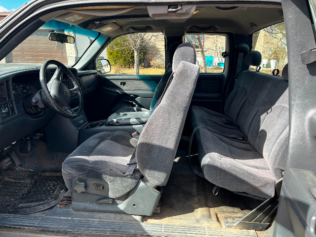 2002 Chevrolet Silverado LS 2 Wheel Drive Automatic Extended Cab in Cars & Trucks in Thunder Bay - Image 4