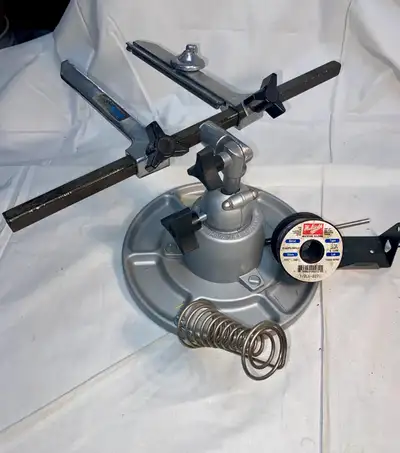 This used Panavise is designed for circuit board work, featuring tilt and turn capabilities, a parts...