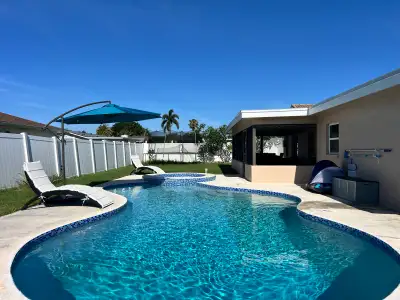Welcome to your ideal retreat just minutes from the beautiful beaches of Indian Shores & Indian Rock...
