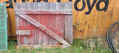 Barn board. Can be taken apart or fixed. Located on Sunbury rd.