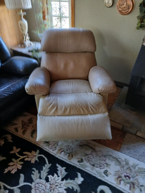 Lazyboy Recliner in Chairs & Recliners in Trenton
