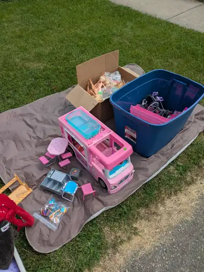 Barbie sets and pieces, View more