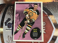 1961-62 TOPPS hockey Dallas Smith card