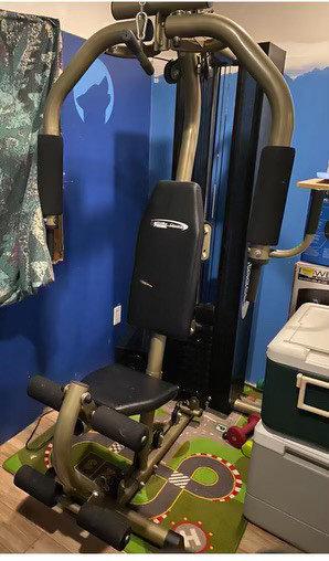 Weight gym in Exercise Equipment in Gatineau