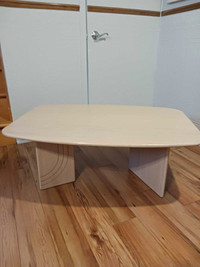 Table de salon en bois blanchi 