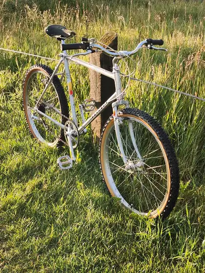 1985 Peugeot Sitting Bull Vintage MTB Restomod, View more