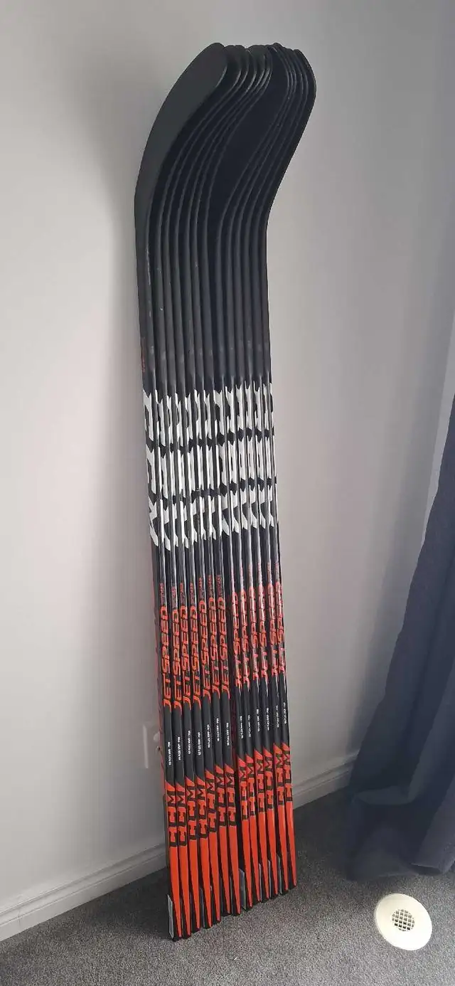 NEW CCM JETSPEED COMPOSITE CARBON FIBRE STICK  NEVER USED in Hockey in Markham / York Region - Image 3