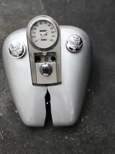 HARLEY DAVIDSON SHOVELHEAD GAS TANKS, 1 SET OF “5”GALLON LIKE NEW WITH CAPS $375.00 DASH/SPEEDO IGN...