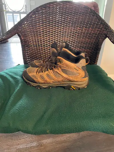 Hikers shoes excellent condition size 11.5 waterproof $40 obo, View more