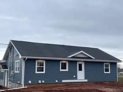 Renovated Large 2 bedroom 1 Bath main level duplex in Cornwall ~ First month rent is free ~ This uni...