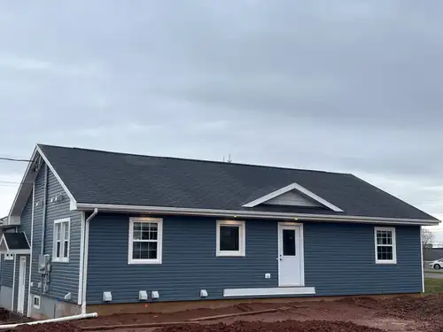 Renovated Large 2 bedroom 1 Bath main level duplex in Cornwall ~ First month rent is free ~ This uni...