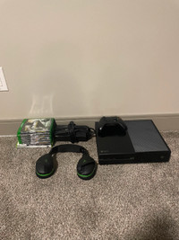 Xbox One W/ Controller, Headset,
