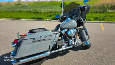 Recently painted Battleship grey. No accidents or leaks. Numerous genuine Harley parts were changed...