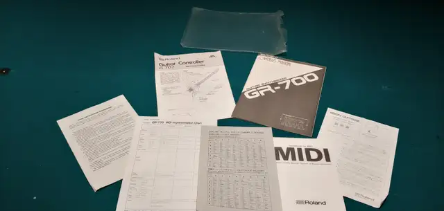 Roland Guitar Synthesizer GR-700 and G-707 Guitar in Guitars in Oakville / Halton Region - Image 11