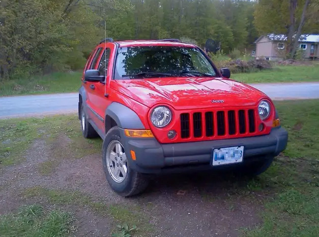 Jeep Liberty 2005 with Trailer in Cars & Trucks in Belleville