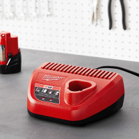 Milwaukee Lithium Ion 12 Volt Battery Charger with Battery