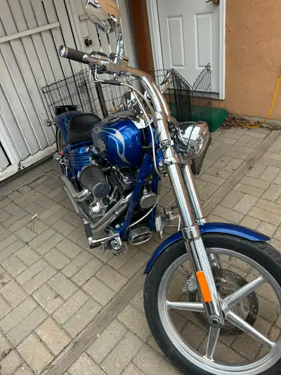 2009 Harley-Davidson Rocker C with only 13500 kms. New rear tire, fresh Amsoil services done in all...