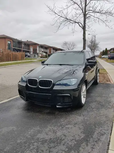 Selling my 2011 BMW X5M e70 4.4L Twin-turbocharged V8 (S63) 555 hp, 6-speed M Sport Automatic transm...